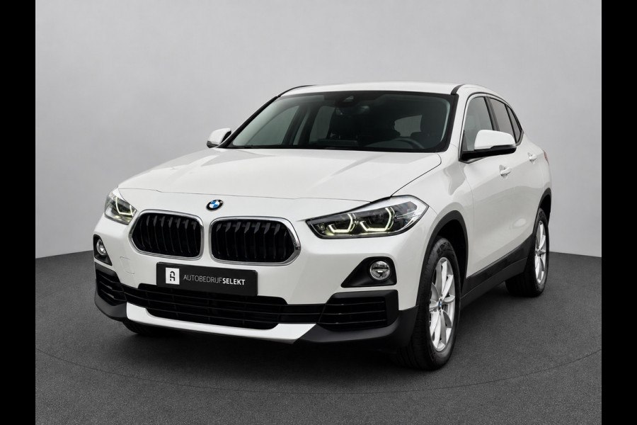 BMW X2 SDrive18i | Trekhaak | Camera | LED | Groot scherm | Navi | Stoelverwarming | Bluetooth