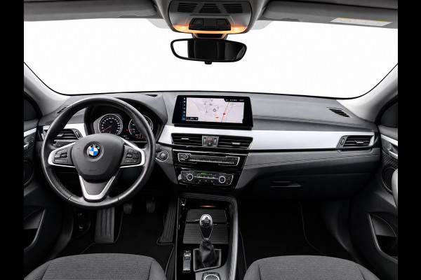 BMW X2 SDrive18i | Trekhaak | Camera | LED | Groot scherm | Navi | Stoelverwarming | Bluetooth