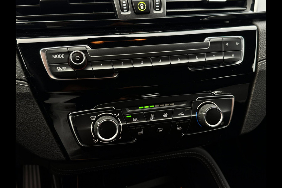 BMW X2 SDrive18i | Trekhaak | Camera | LED | Groot scherm | Navi | Stoelverwarming | Bluetooth