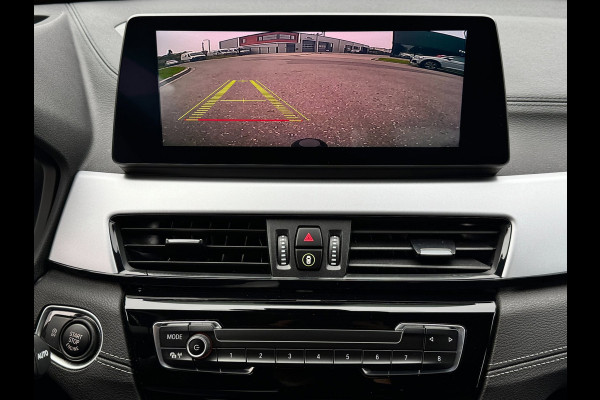 BMW X2 SDrive18i | Trekhaak | Camera | LED | Groot scherm | Navi | Stoelverwarming | Bluetooth