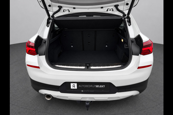 BMW X2 SDrive18i | Trekhaak | Camera | LED | Groot scherm | Navi | Stoelverwarming | Bluetooth