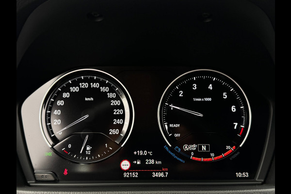 BMW X2 SDrive18i | Trekhaak | Camera | LED | Groot scherm | Navi | Stoelverwarming | Bluetooth