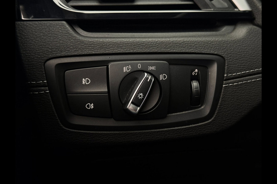 BMW X2 SDrive18i | Trekhaak | Camera | LED | Groot scherm | Navi | Stoelverwarming | Bluetooth