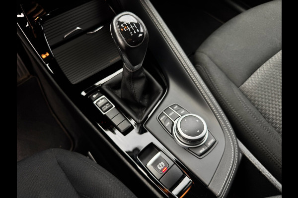 BMW X2 SDrive18i | Trekhaak | Camera | LED | Groot scherm | Navi | Stoelverwarming | Bluetooth