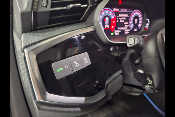 Audi Q3 35 TFSI S edition | Clima| Pano | Camera | Navi | Stoelverwarming |