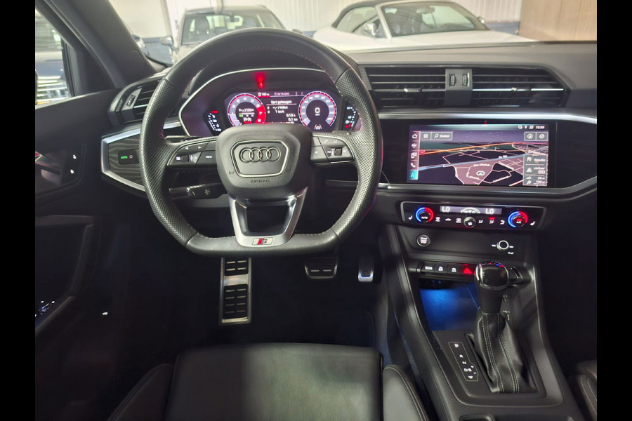 Audi Q3 35 TFSI S edition | Clima| Pano | Camera | Navi | Stoelverwarming |
