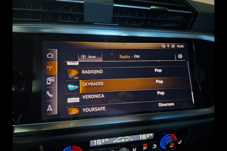 Audi Q3 35 TFSI S edition | Clima| Pano | Camera | Navi | Stoelverwarming |
