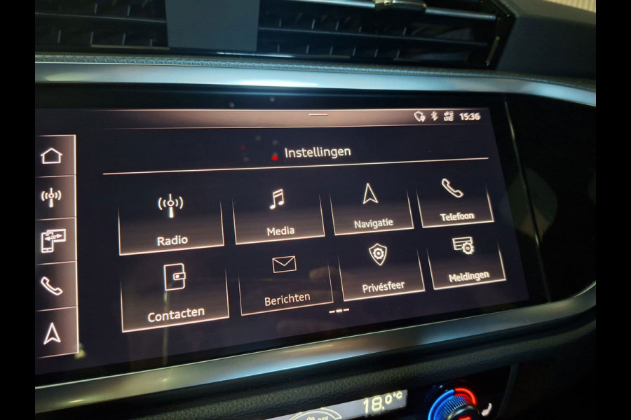 Audi Q3 35 TFSI S edition | Clima| Pano | Camera | Navi | Stoelverwarming |