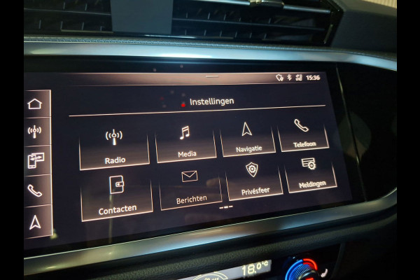Audi Q3 35 TFSI S edition | Clima| Pano | Camera | Navi | Stoelverwarming |
