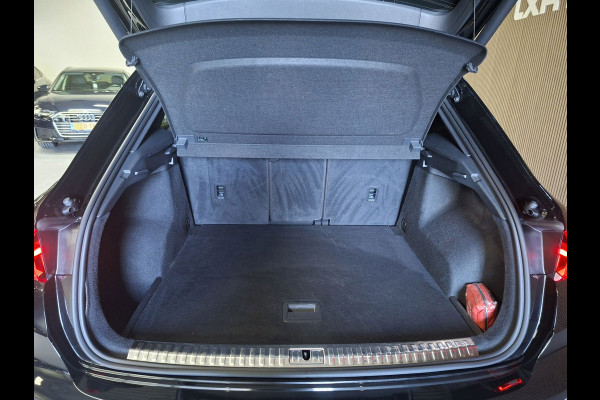 Audi Q3 35 TFSI S edition | Clima| Pano | Camera | Navi | Stoelverwarming |