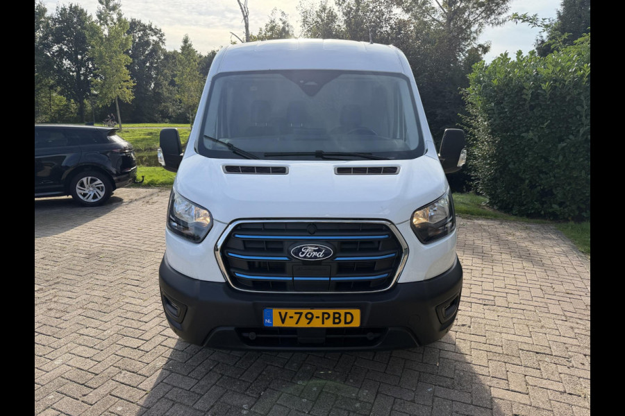Ford E-Transit 350 L3H2 Trend 68 kWh | 162| 184pk Ford DEMO in Heerenveen |Laadruimte beschermingspakket | Safety Comfort Pack 1 | Trekhaakvoorbereiding | Acceleratie controle | Centrale dubbele vergrendeling | Keyless Entry en Start | Reservewiel | All Weather tires | Navigation Pack | 100 km/h begrenzer | Pro Power Onboard | LED laadruimteverlichting | Vehicle Integration System