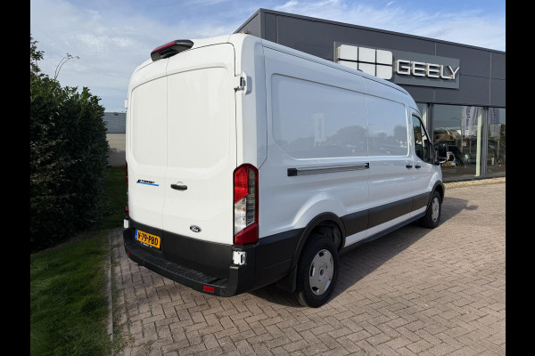 Ford E-Transit 350 L3H2 Trend 68 kWh | 162| 184pk Ford DEMO in Heerenveen |Laadruimte beschermingspakket | Safety Comfort Pack 1 | Trekhaakvoorbereiding | Acceleratie controle | Centrale dubbele vergrendeling | Keyless Entry en Start | Reservewiel | All Weather tires | Navigation Pack | 100 km/h begrenzer | Pro Power Onboard | LED laadruimteverlichting | Vehicle Integration System