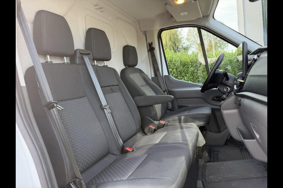 Ford E-Transit 350 L3H2 Trend 68 kWh | 162| 184pk Ford DEMO in Heerenveen |Laadruimte beschermingspakket | Safety Comfort Pack 1 | Trekhaakvoorbereiding | Acceleratie controle | Centrale dubbele vergrendeling | Keyless Entry en Start | Reservewiel | All Weather tires | Navigation Pack | 100 km/h begrenzer | Pro Power Onboard | LED laadruimteverlichting | Vehicle Integration System