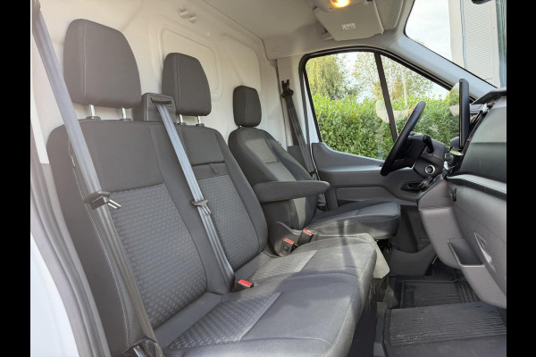 Ford E-Transit 350 L3H2 Trend 68 kWh | 162| 184pk Ford DEMO in Heerenveen |Laadruimte beschermingspakket | Safety Comfort Pack 1 | Trekhaakvoorbereiding | Acceleratie controle | Centrale dubbele vergrendeling | Keyless Entry en Start | Reservewiel | All Weather tires | Navigation Pack | 100 km/h begrenzer | Pro Power Onboard | LED laadruimteverlichting | Vehicle Integration System