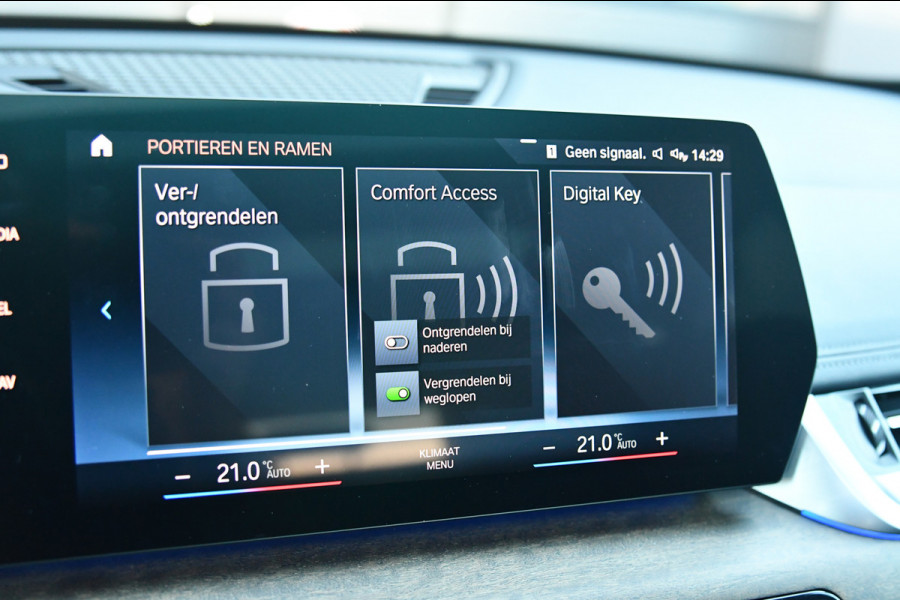 BMW X1 XDrive30e M Sport, Panorama, H.Kardon, Memory, 360, HUD, Ambiente, Trekhaak, Carplay!