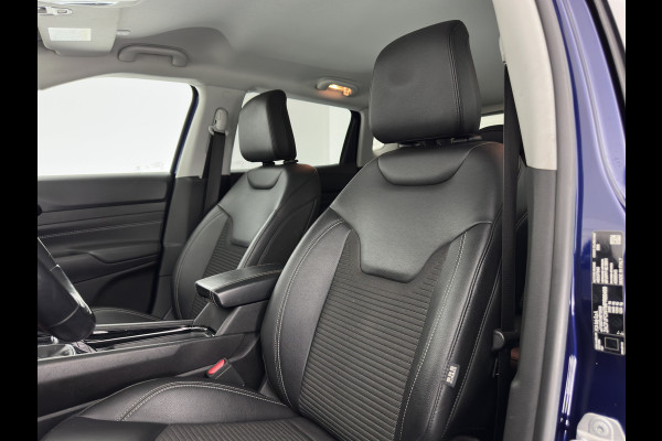 Jeep Compass 4xe 190 Plug-in Hybrid Electric Limited Lease Ed. (INCL-BTW) *LEATHER-FABRIC | FULL-LED | ADAPTIVE-CRUISE | CAMERA | CARPLAY | BLIND-SPOT | KEYLESS | DAB+ | DIGI-COCKPIT | PRIVACY-GLASS | COMFORT-SEATS | 19''ALU | TOWBAR*