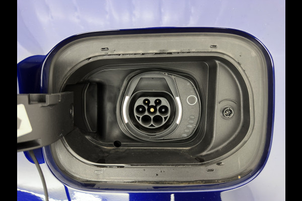 Jeep Compass 4xe 190 Plug-in Hybrid Electric Limited Lease Ed. (INCL-BTW) *LEATHER-FABRIC | FULL-LED | ADAPTIVE-CRUISE | CAMERA | CARPLAY | BLIND-SPOT | KEYLESS | DAB+ | DIGI-COCKPIT | PRIVACY-GLASS | COMFORT-SEATS | 19''ALU | TOWBAR*