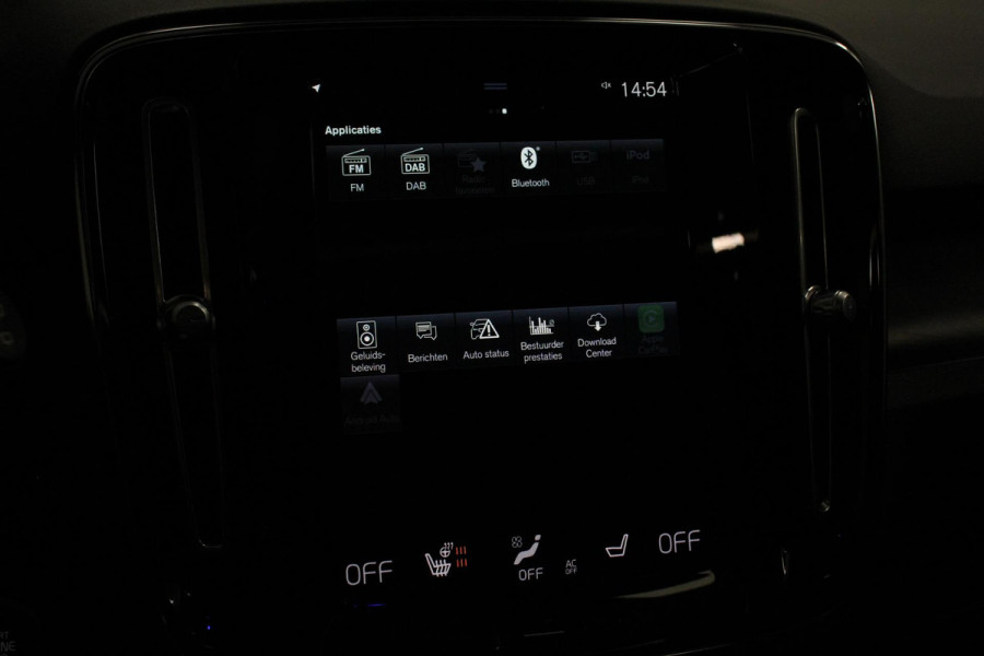 Volvo XC40 1.5 T5 Plug-in hybrid Ultimate Dark Electrisch Glazen Panorama dak Navigatie Dab Led Adaptive Cruise Control Camera Parkeer sensoren