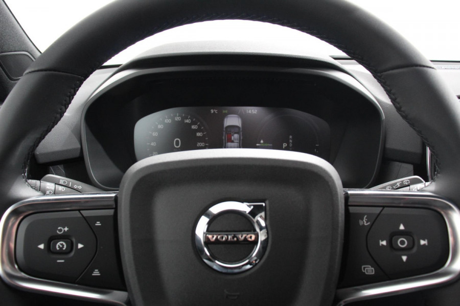 Volvo XC40 1.5 T5 Plug-in hybrid Ultimate Dark Electrisch Glazen Panorama dak Navigatie Dab Led Adaptive Cruise Control Camera Parkeer sensoren