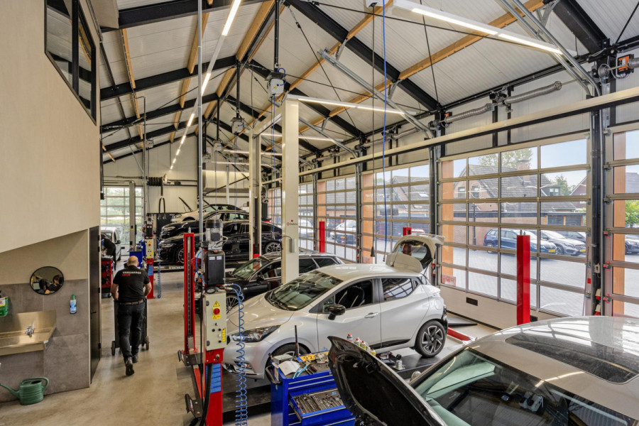 Mercedes-Benz C-Klasse Estate 300 e AMG Line | Panoramadak | AMG-Pakket | Night Pack | NL-Auto |