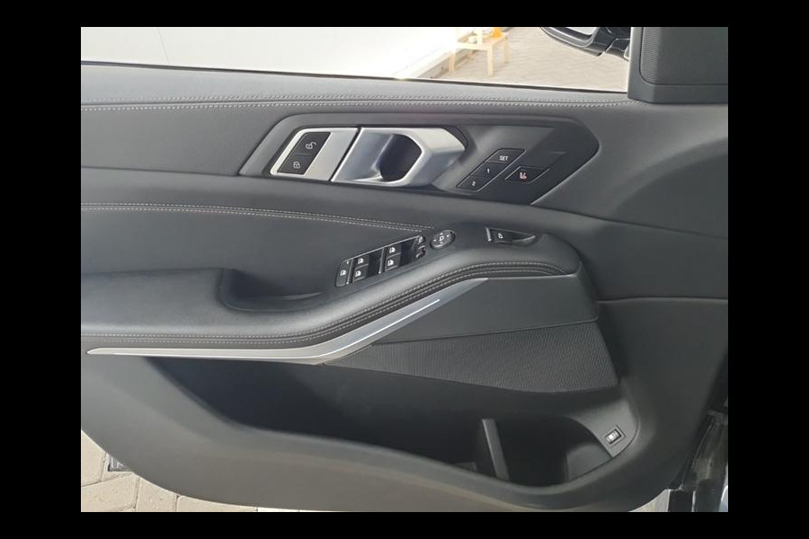 BMW X5 xDrive45e High Executive | M-Pakket | 360* Camera | Achterasbesturing | NL-Auto