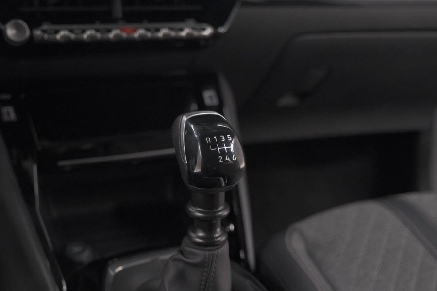 Peugeot 208 PureTech 100 Allure | Apple Carplay | Parkeersensoren | Climate Control