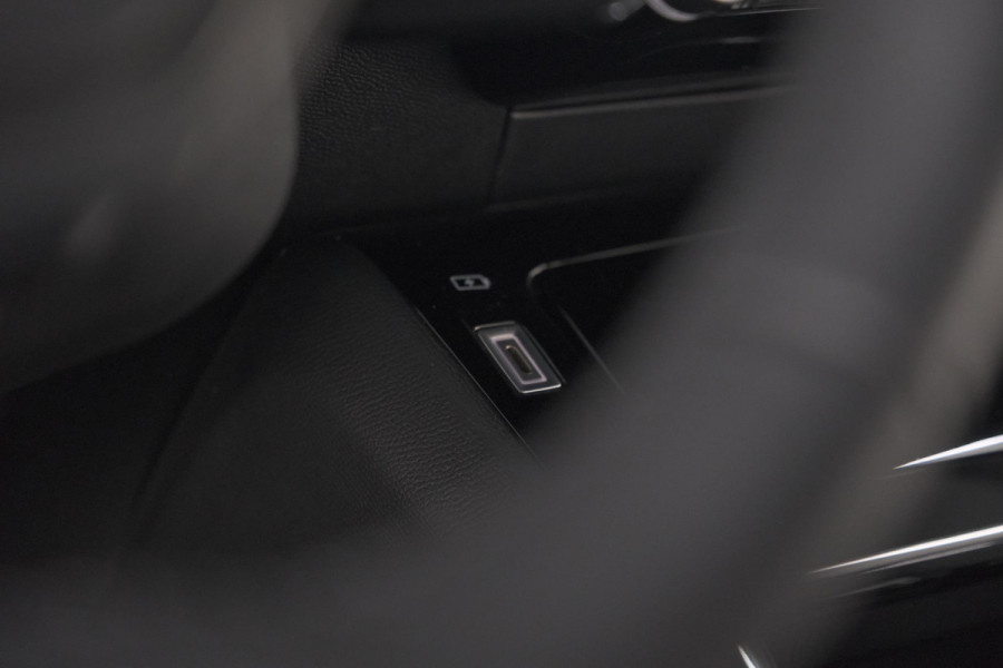Peugeot 208 PureTech 100 Allure | Apple Carplay | Parkeersensoren | Climate Control