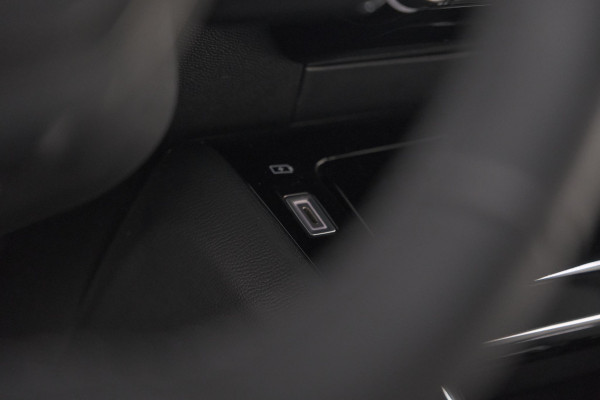 Peugeot 208 PureTech 100 Allure | Apple Carplay | Parkeersensoren | Climate Control