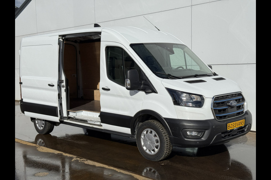 Ford E-Transit 68kWh 184PK L3H2 317km WLTP BEV Snelladen 360° Camera Cruise control Climate control Carplay Navigatie Parkeersensoren