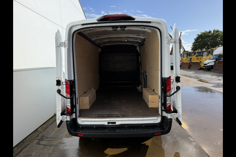 Ford E-Transit 68kWh 184PK L3H2 317km WLTP BEV Snelladen 360° Camera Cruise control Climate control Carplay Navigatie Parkeersensoren