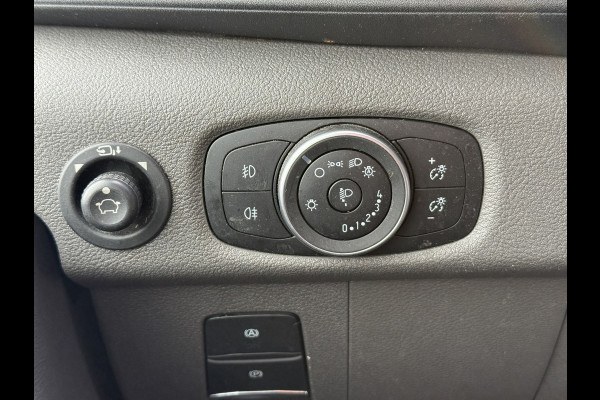 Ford E-Transit 68kWh 184PK L3H2 317km WLTP BEV Snelladen 360° Camera Cruise control Climate control Carplay Navigatie Parkeersensoren