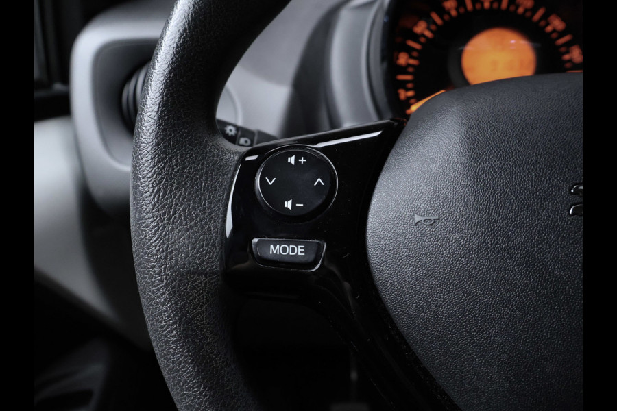 Peugeot 108 1.0 e-VTi Sport (AIRCO,BLUETOOTH,SPORTSTOELEN,BLACK AND WHITE EDITION,LAGE KILOMETERSTAND,SPORTSTOELEN,NETTE STAAT)