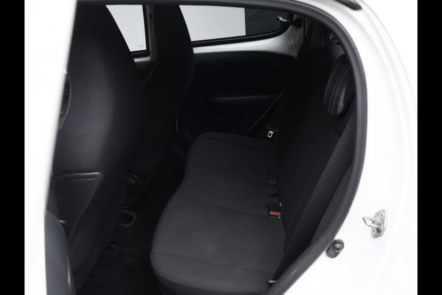 Peugeot 108 1.0 e-VTi Sport (AIRCO,BLUETOOTH,SPORTSTOELEN,BLACK AND WHITE EDITION,LAGE KILOMETERSTAND,SPORTSTOELEN,NETTE STAAT)