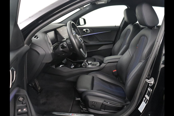 BMW 1-serie 118i | Automaat | Camera | M-Pakket | Apple Carplay | LED