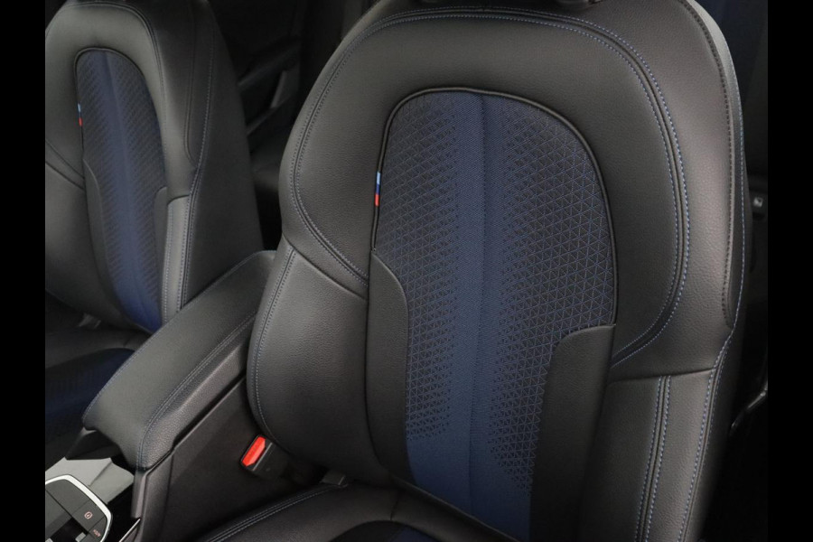 BMW 1-serie 118i | Automaat | Camera | M-Pakket | Apple Carplay | LED