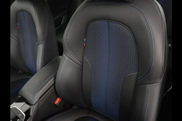 BMW 1-serie 118i | Automaat | Camera | M-Pakket | Apple Carplay | LED