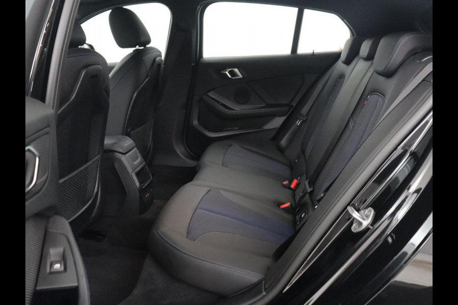 BMW 1-serie 118i | Automaat | Camera | M-Pakket | Apple Carplay | LED