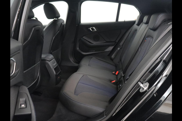 BMW 1-serie 118i | Automaat | Camera | M-Pakket | Apple Carplay | LED
