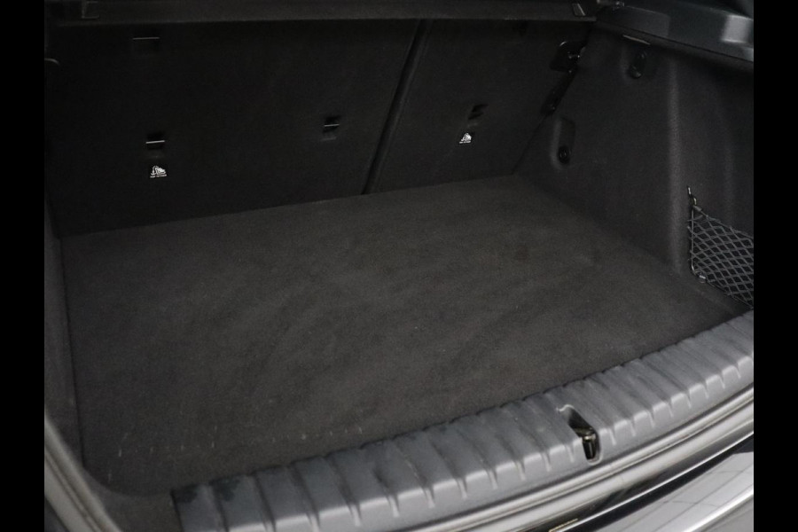 BMW 1-serie 118i | Automaat | Camera | M-Pakket | Apple Carplay | LED
