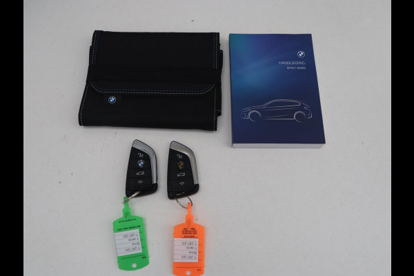 BMW 1-serie 118i | Automaat | Camera | M-Pakket | Apple Carplay | LED