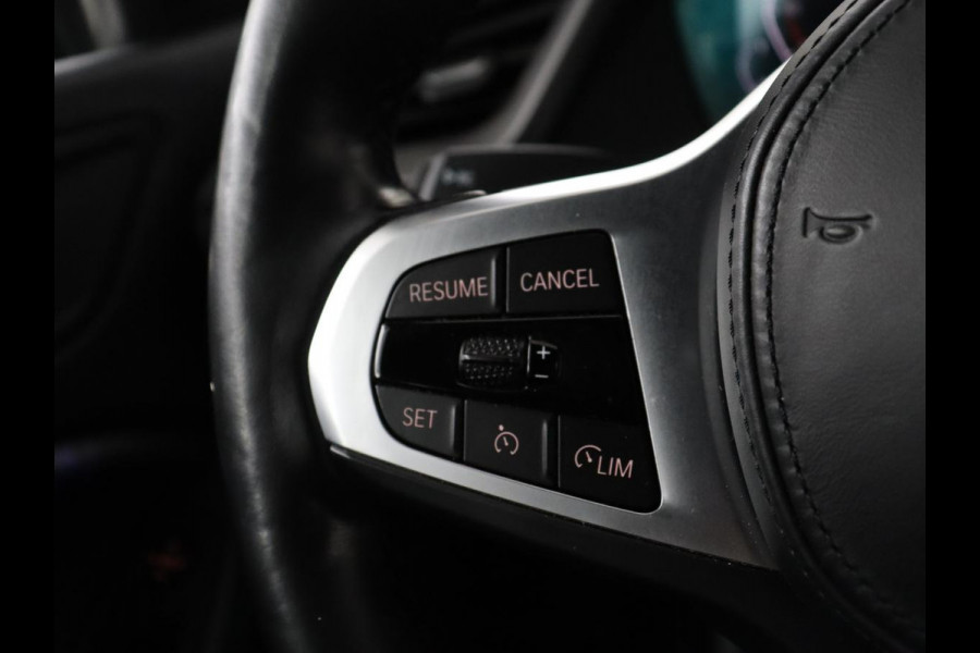 BMW 1-serie 118i | Automaat | Camera | M-Pakket | Apple Carplay | LED