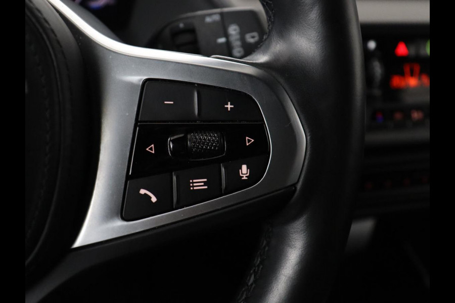 BMW 1-serie 118i | Automaat | Camera | M-Pakket | Apple Carplay | LED