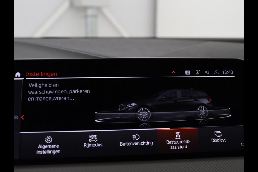 BMW 1-serie 118i | Automaat | Camera | M-Pakket | Apple Carplay | LED