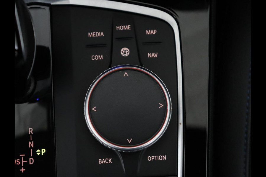 BMW 1-serie 118i | Automaat | Camera | M-Pakket | Apple Carplay | LED
