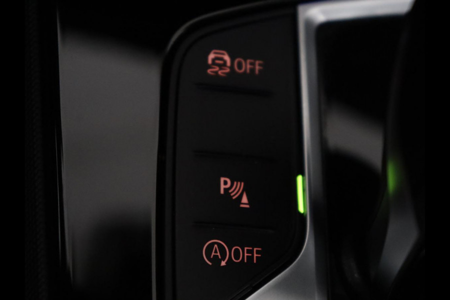 BMW 1-serie 118i | Automaat | Camera | M-Pakket | Apple Carplay | LED