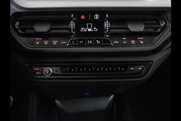 BMW 1-serie 118i | Automaat | Camera | M-Pakket | Apple Carplay | LED
