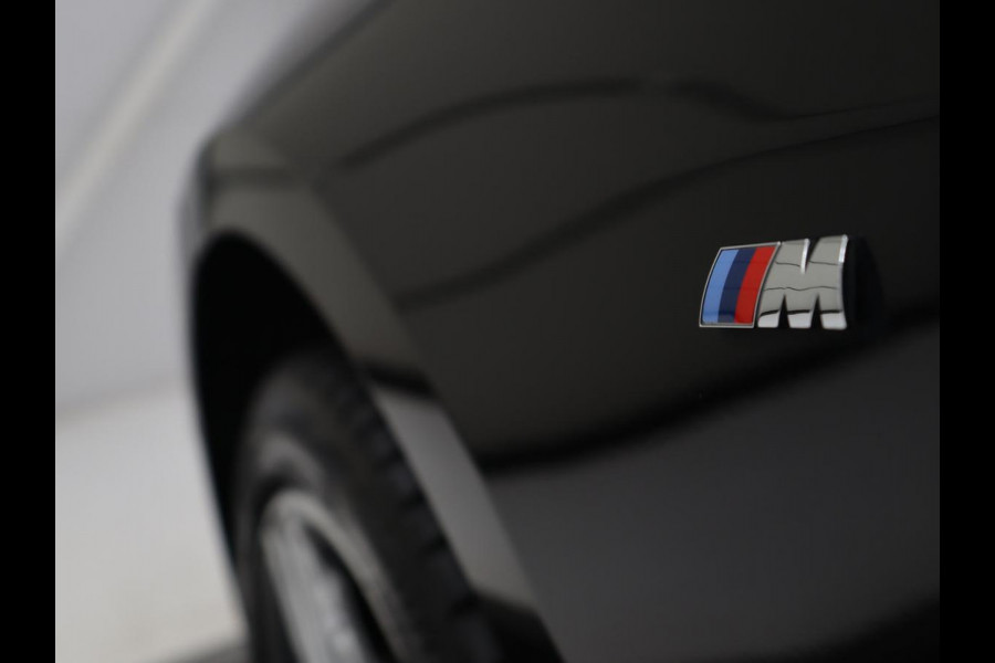 BMW 1-serie 118i | Automaat | Camera | M-Pakket | Apple Carplay | LED
