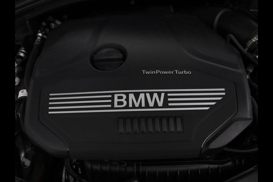 BMW 1-serie 118i | Automaat | Camera | M-Pakket | Apple Carplay | LED