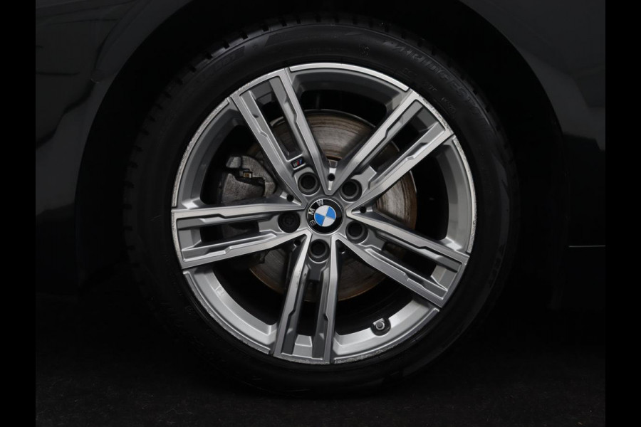 BMW 1-serie 118i | Automaat | Camera | M-Pakket | Apple Carplay | LED