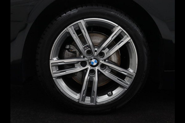 BMW 1-serie 118i | Automaat | Camera | M-Pakket | Apple Carplay | LED
